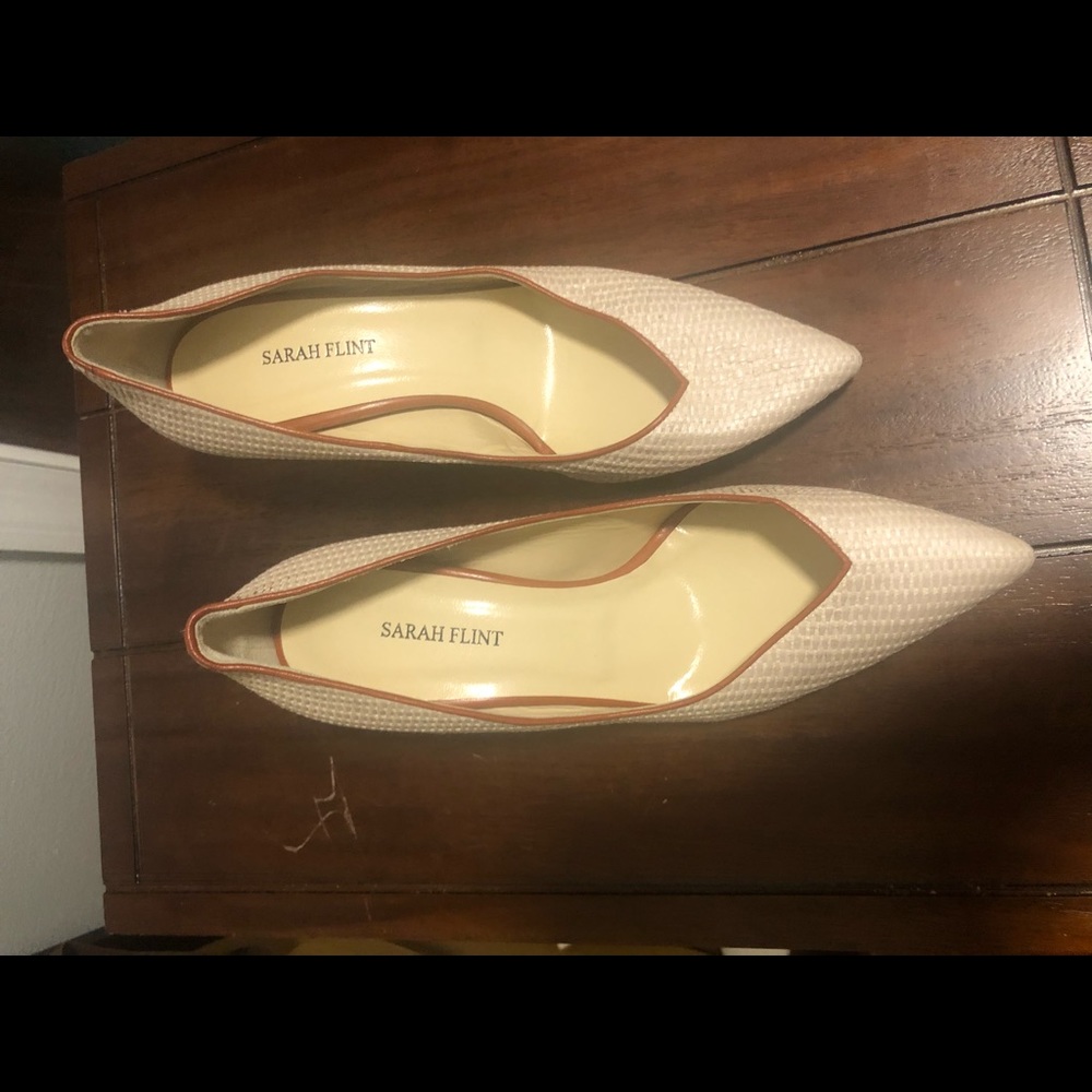Beautiful Sarah Flint Pumps